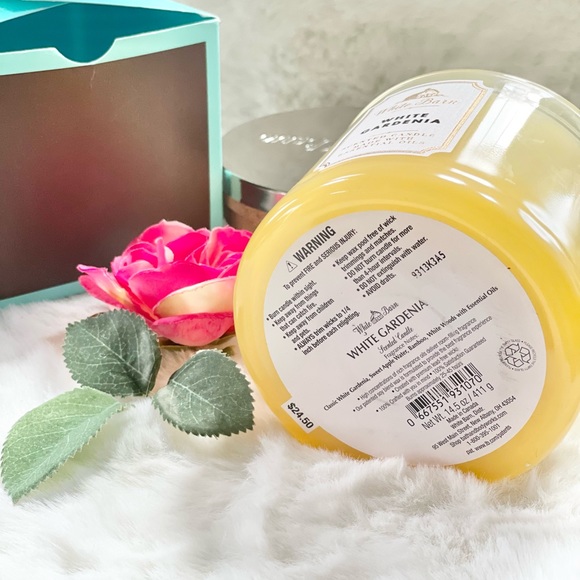 New with tag WHITE BARN “WHITE GARDENIA” Scented Candle w/essential oils 14.5oz - Picture 2 of 4